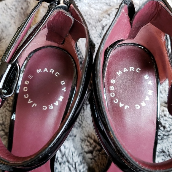 Marc by Marc Jacobs Reese Shark Tooth Patent Heels - Picture 3 of 7
